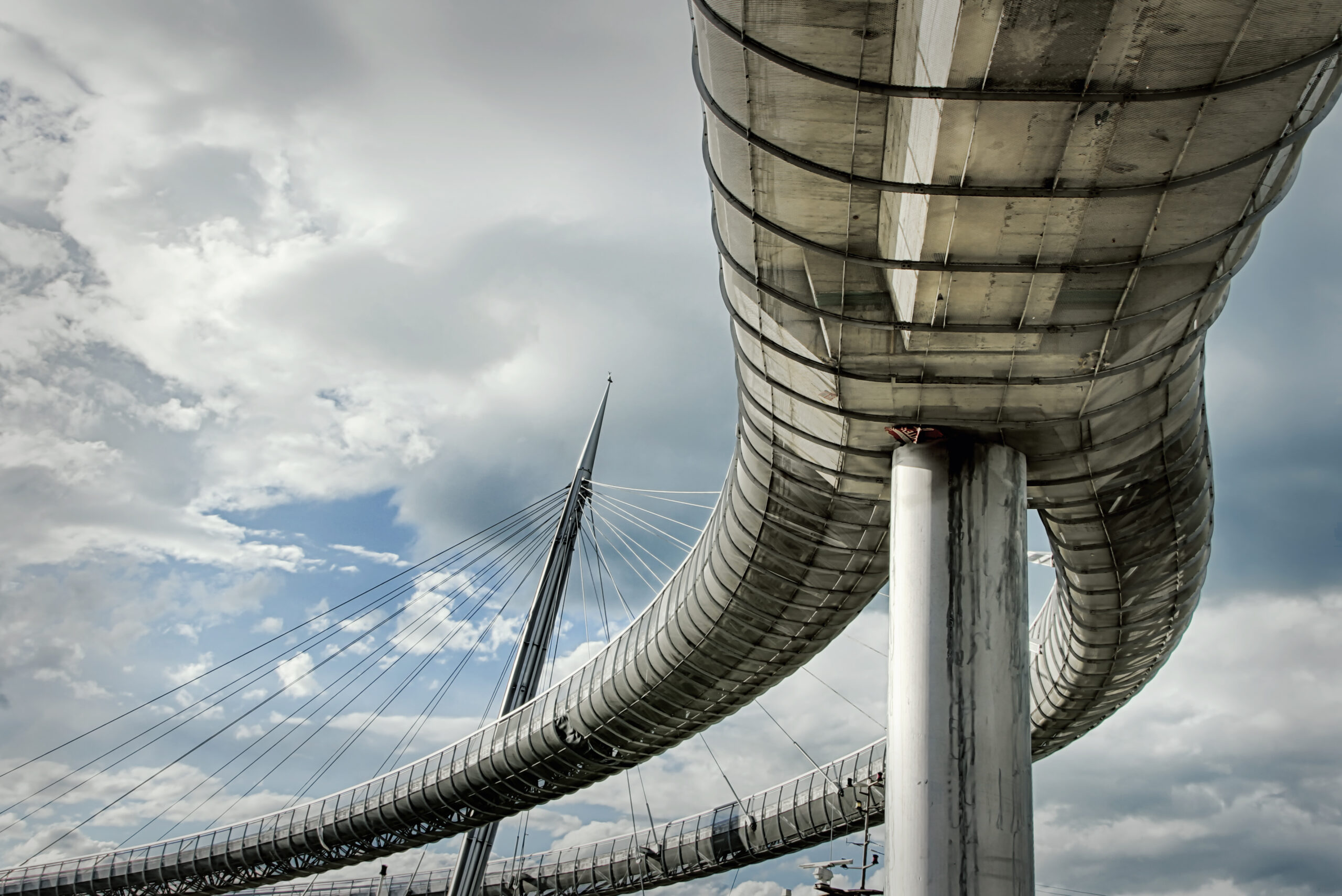 The Sea Bridge is a cable-stayed bridge pedestrian and cycle located in the city of Pescara, with its 466 m length between the shoulders, and 172 m span of the deck suspended, is the largest cycle-pedestrian Italian bridge and one of the largest in Europe.